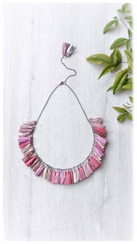 Image 9 of AFRODITE COLLIER - Shades of Pink