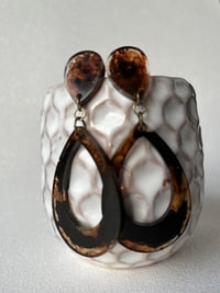 Image 2 of tortoise shell patterned, light weight, resin dropped earrings (2 design options)