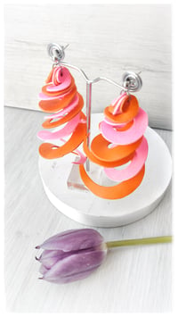 Image 7 of CURLS earrings - PinkOrangeFluo