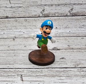 Ice Luigi Amiibo