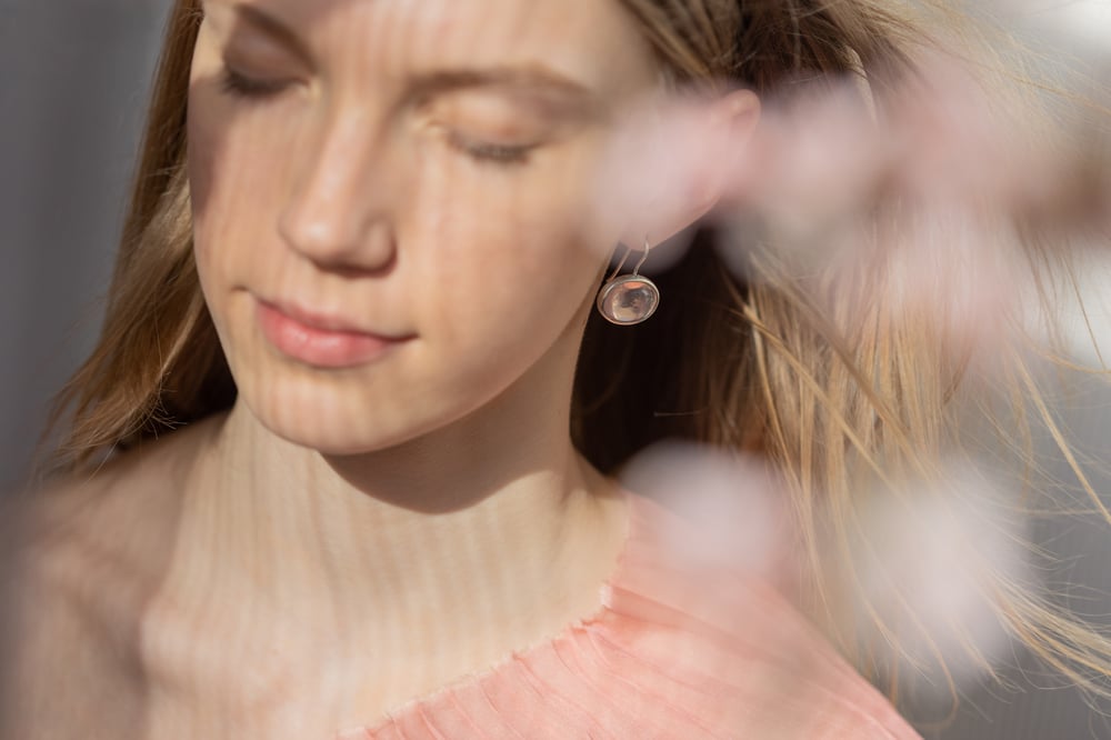 Image of "Beauty / love" silver earrings with rose quartz  · 美 愛 · 