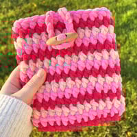 Image 1 of E-Reader Sleeve for Kindle Paperwhite with Soft Chenille Yarn (Pink & Red)