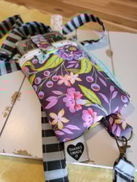Image 5 of Garden of Eden - phone pocket crossbody bag