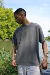 Image 2 of QUATRE-VINGT. GREY WASHED T-SHIRT
