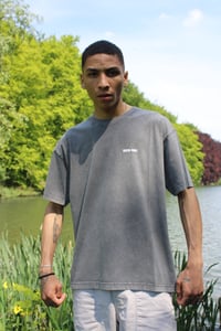 Image 1 of QUATRE-VINGT. GREY WASHED T-SHIRT
