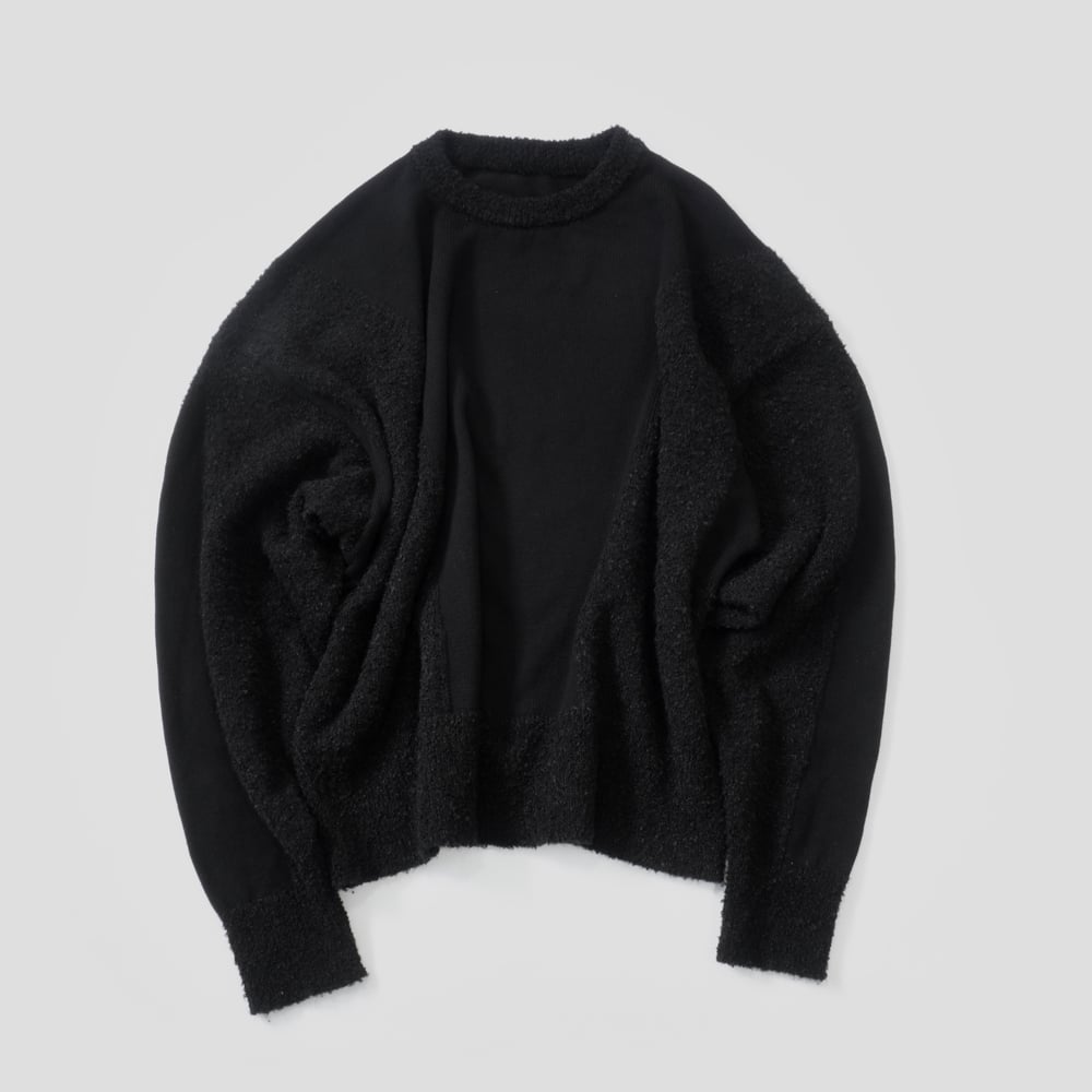 Image of CONTRAST KNIT SWEATER (BLACK)