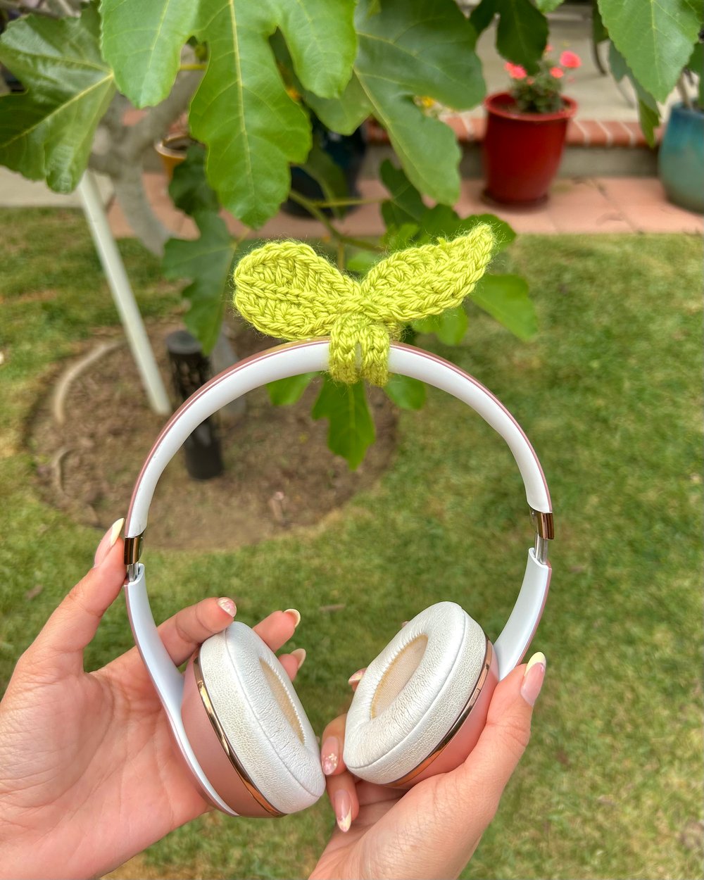 Image of Leaf Sprout Headphone Charm