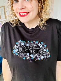 Image 1 of Tee-Shirt noir TOUTES POUR UNE - The Simones X Mathou