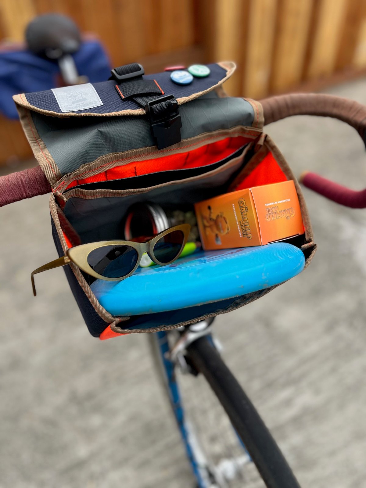 Bento Bag THE INCONVENIENCE STORE×BLUE LUG (Peace Sports Color Way