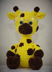 Crochet Giraffe with Decorative Glasses 🦒