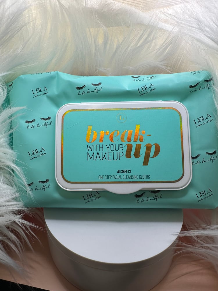 Image of XL Lash Safe Makeup Wipes