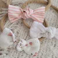 Image 2 of Mini Knot Bows // Sweet Pea Collection 