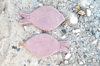 Image 2 of Fisk - potholder (english)