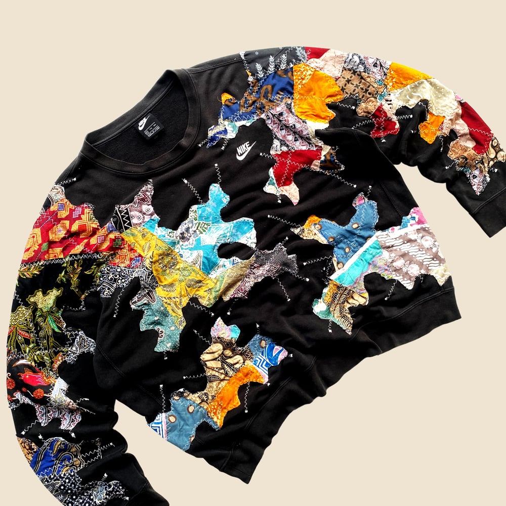 REWORKED NIKE BATIK PATCHWORK SWEATSHIRT SIZE XL BOXY