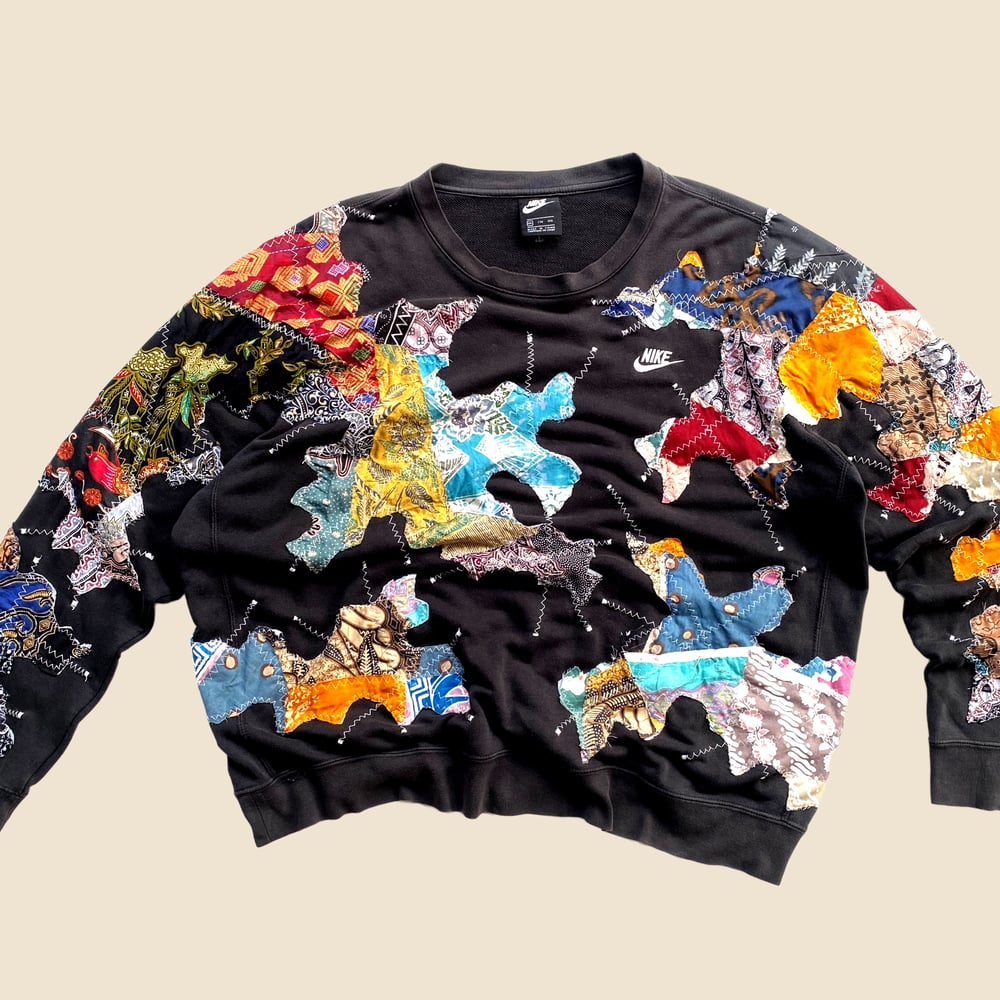 REWORKED NIKE BATIK PATCHWORK SWEATSHIRT SIZE XL BOXY