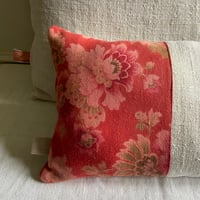 Image 4 of Coussins chanvre et tissu fleuri anciens.