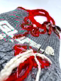 Image 4 of 🎀 PIERCED CAPSULE 🎀 UNIQUE PIECE VINTAGE KNIT FLOWER BAG CUSTOMIZED WITH SPIKES & WOOL