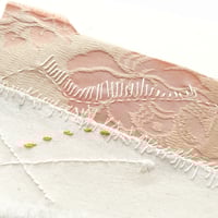 Image 3 of Oeuvre d'art textile abstraite - paysage intérieur n°2