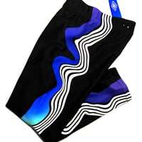 Image 7 of RAINBOW WAVES 3/4 LEGGING