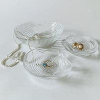 Image 2 of Set of 3 Glass Shell Dishes