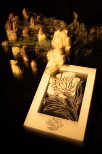 Image 5 of DAHLIA LINOCUT (FLYING BIRDS)