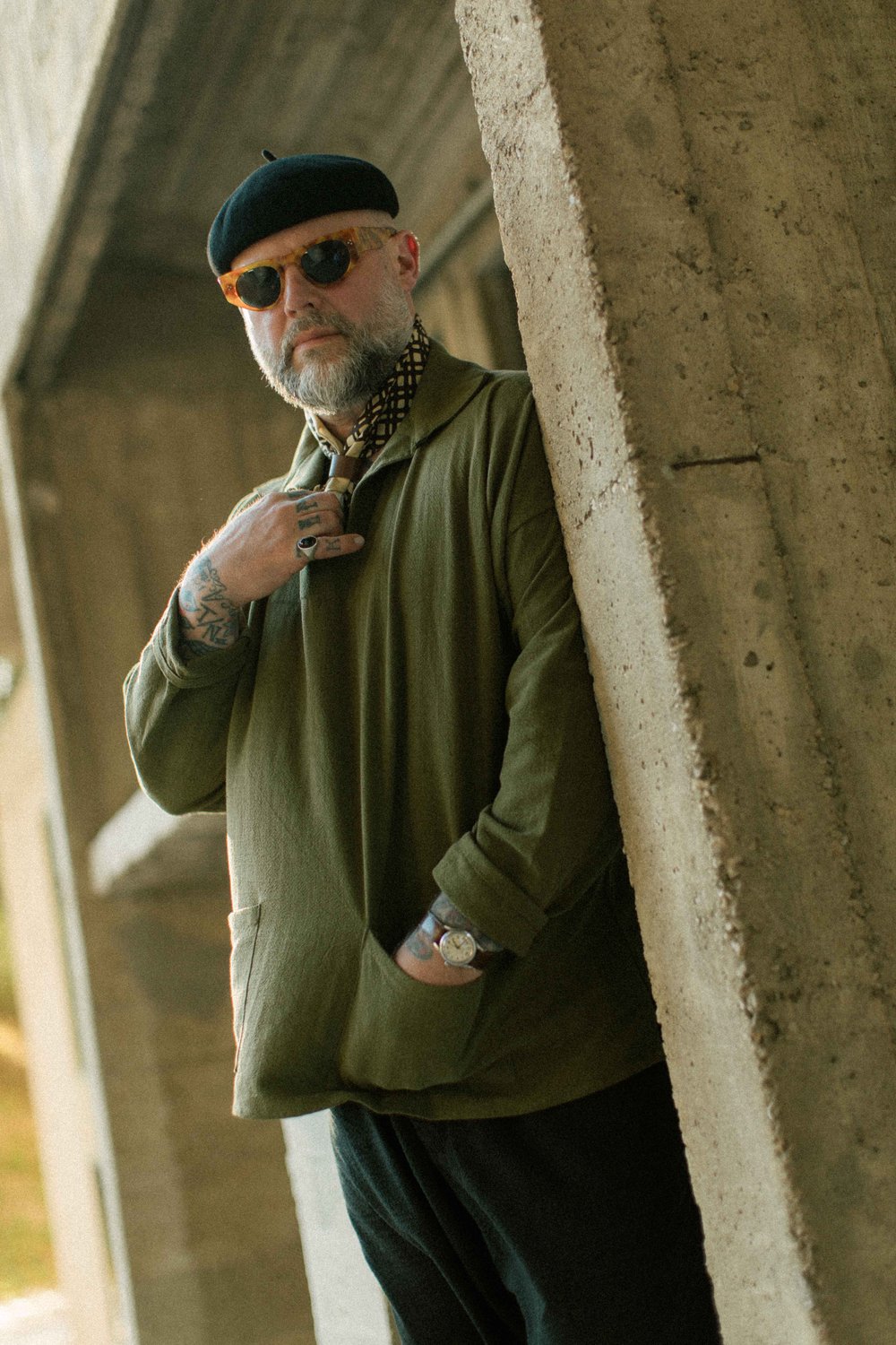 THE ARTIST'S SMOCK (OLIVE LINEN RAYON) 