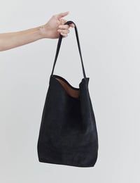 Image 6 of la tribe Everyday Bag XL - Black Suede