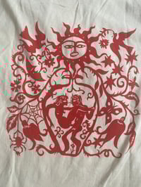 Image 4 of Eggshell Devil/Vase T-shirt (L)