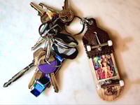 Image 1 of Portachiavi porta fiinger by M1 - Fingerboard keychain by M1