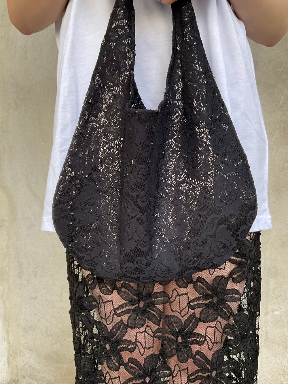  Black lace sequins bag