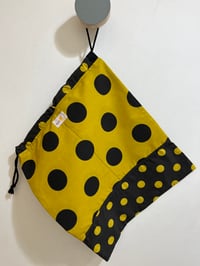 Image 4 of Bolsa de zapatos infantil y/o funda de castañuelas mostaza y negro