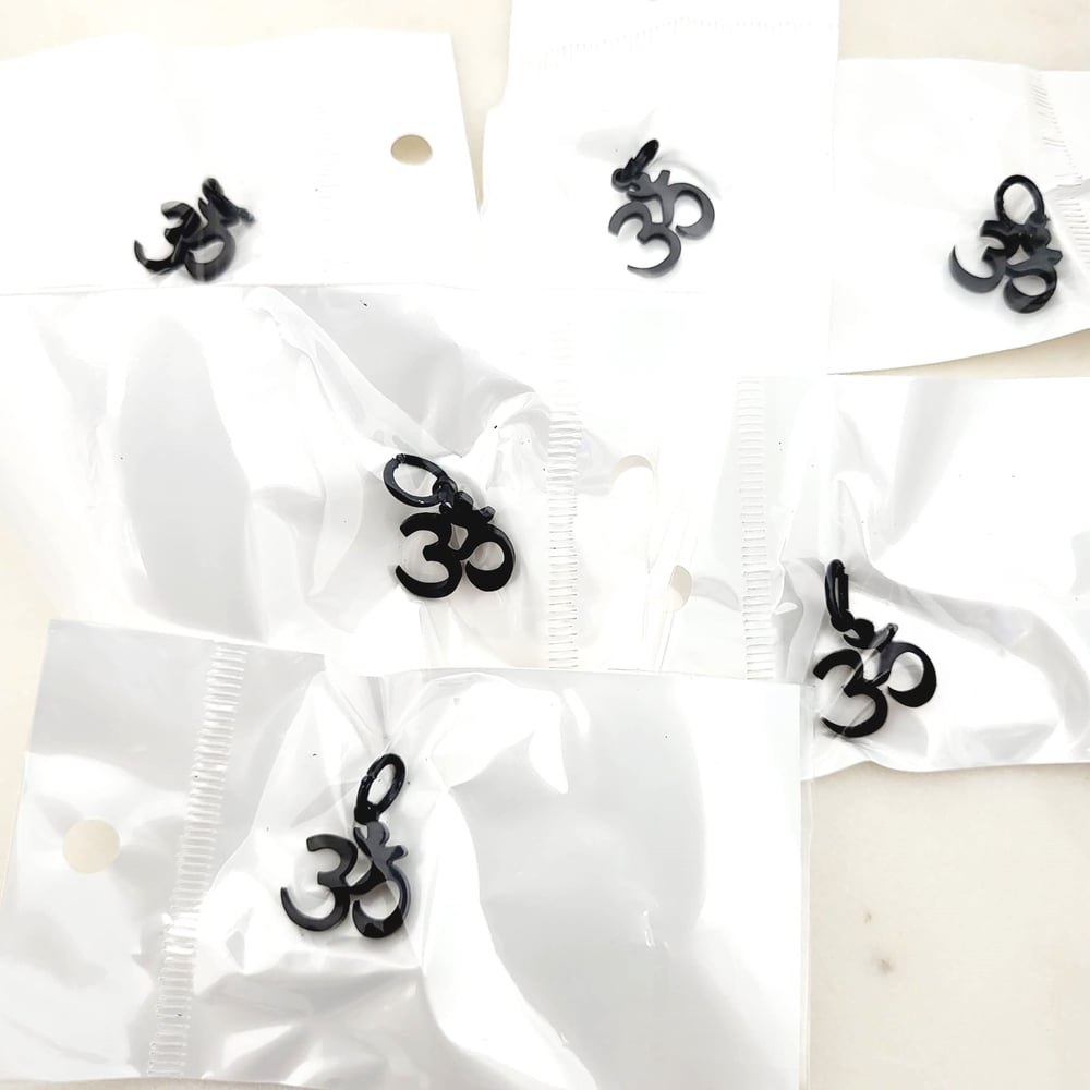 Image of 6pcs/lot OM Pendant Charms Accessory BLACK Color for DIY Jewelry Necklace Pendant