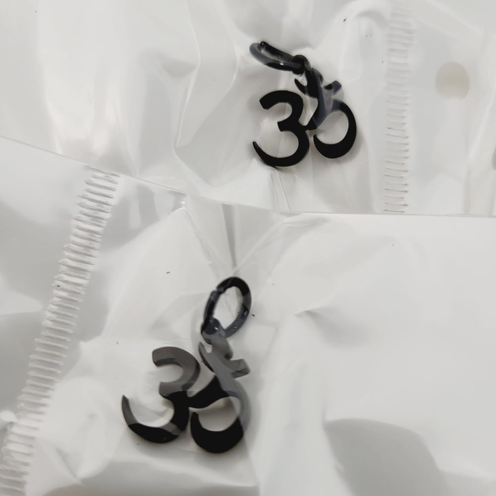 Image of 6pcs/lot OM Pendant Charms Accessory BLACK Color for DIY Jewelry Necklace Pendant