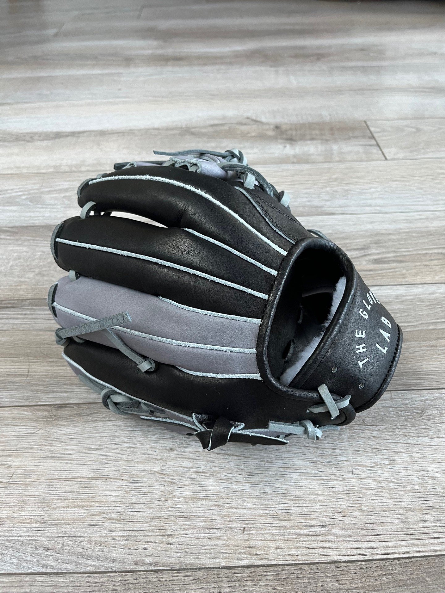 Image of 11.25" Youth Infielders Glove (Black & Grey)