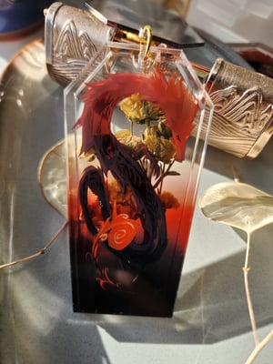 Image of [PREORDER FOR 2025] genshin | zhongli exuvia dried flower charm