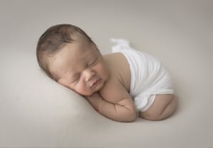 Image of Premium Newborn Session - Book 2024 - DEPOSIT ONLY 