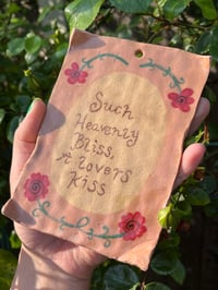 Image 2 of 'Lovers Kiss' Eternal Love Note