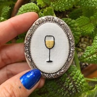 Broche vin blanc #2