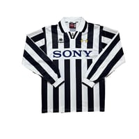 Image 1 of Juventus Home Shirt 1996 - 1997(L)