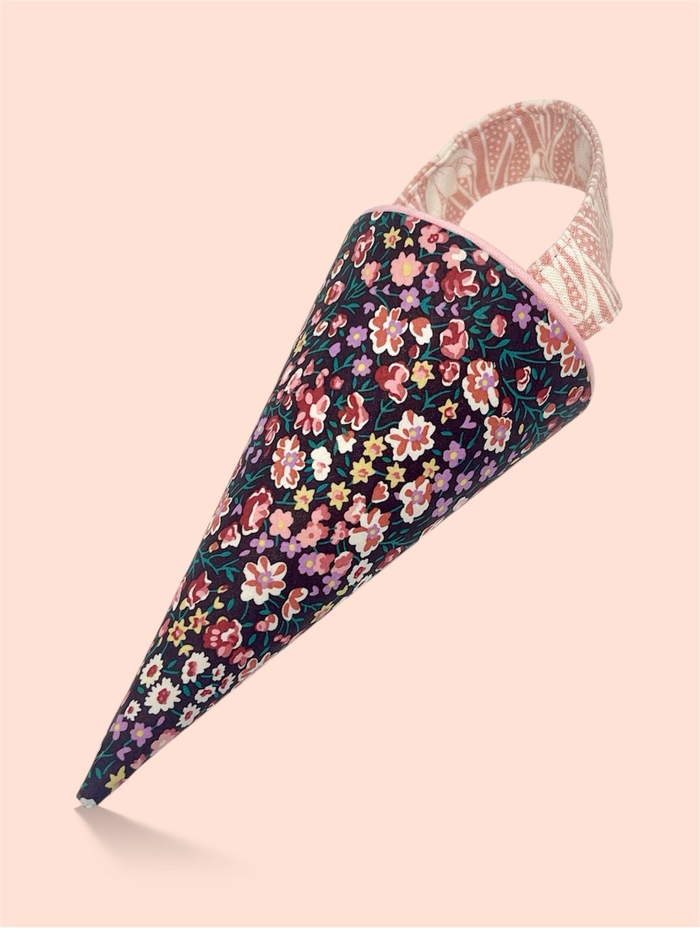 Image of Phoebe (pipe)