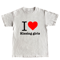 I love kissing girl shirt
