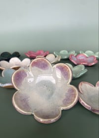 Image 5 of Daisy Dishes
