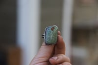 Image 2 of funky green vintage vibe ring (9.75)