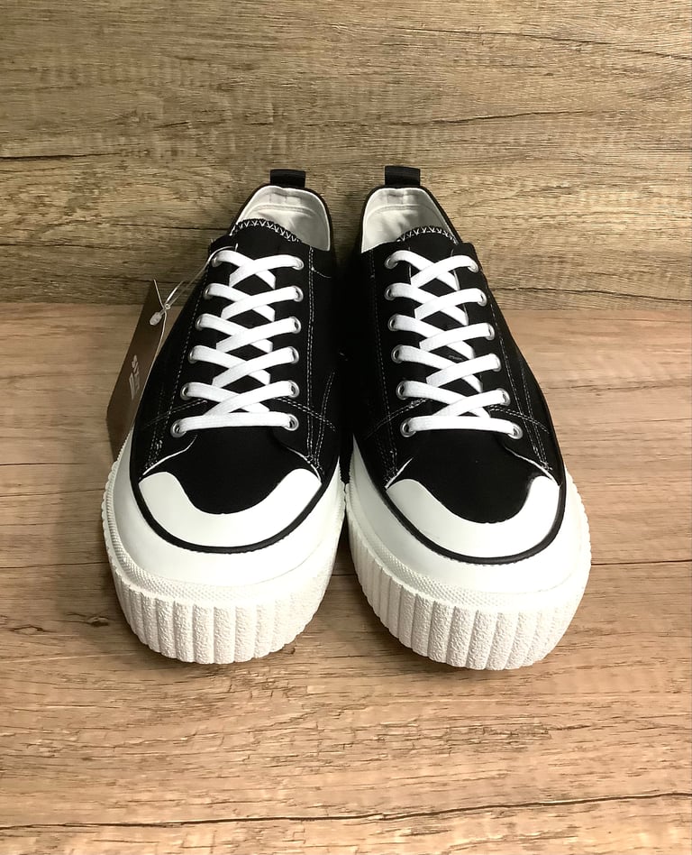 Six feet canvas black lo top white trunk sole sneaker made in Korea Image 9