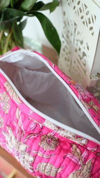 Image 6 of Trousse de toilette - imprimé Jaipur fushia