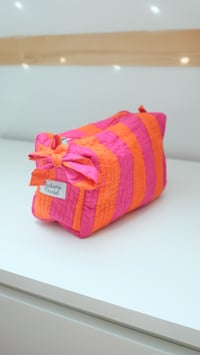 Image 1 of Trousse de toilette - rayures fushia & orange