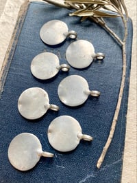 Image 4 of ❣️Soldes : Amulettes anciennes rondes argent 