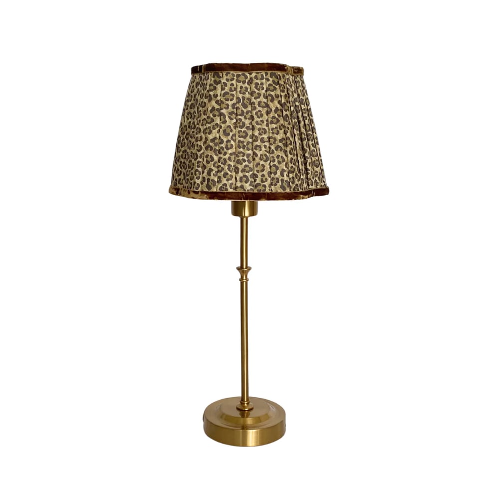 Image of Leopard Scallop Shade USB Table Lamp