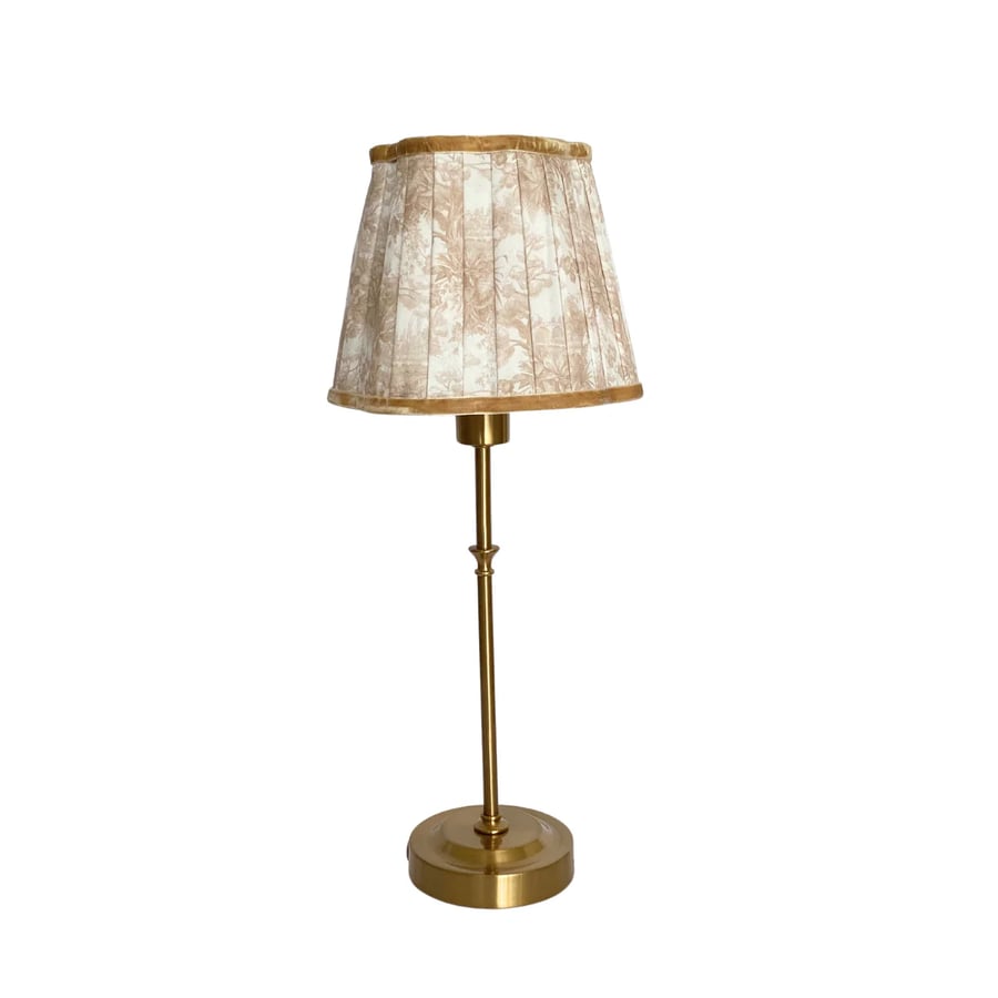 Image of Toile Scallop Shade USB Table Lamp 