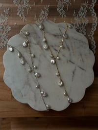 Image 2 of Y-Shaped Pearl Necklace